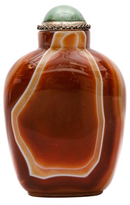 Lot 311 - A LARGE CHINESE BANDED AGATE SNUFF BOTTLE