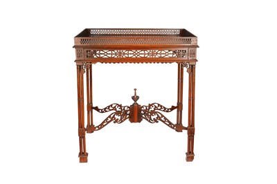 Lot 249 - A CHIPPENDALE STYLE MAHOGANY TRAY TOP OCCASIONAL TABLE, LATE 20TH CENTURY