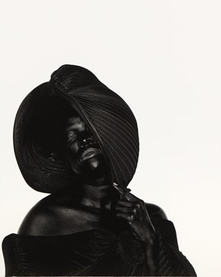 Lot 233 - ZANELE MUHOLI (SOUTH AFRICAN B.1972)