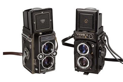 Lot 72 - A Pair of TLR Cameras