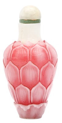 Lot 281 - A CHINESE PINK GLASS 'LOTUS BUD' SNUFF BOTTLE