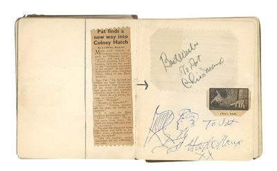 Lot 32 - Autograph Album.- Actors & Entertainers
