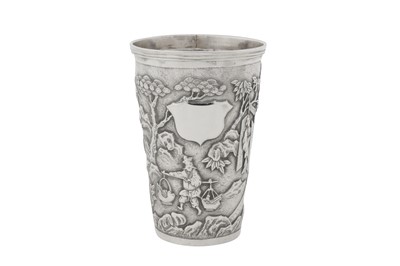 Lot 187 - A late 19th century Chinese export silver beaker, Canton circa 1880, marked Shen Tai, retailed by Mun Kee