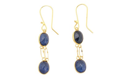 Lot 213 - A PAIR OF SAPPHIRE PENDENT EARRINGS