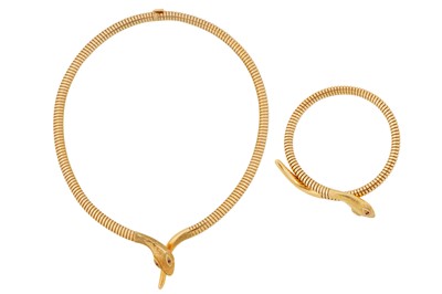 Lot 67 - A SNAKE NECKLACE AND BRACELET SUITE