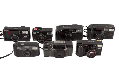 Lot 454 - A Selection of 35mm Compact Cameras