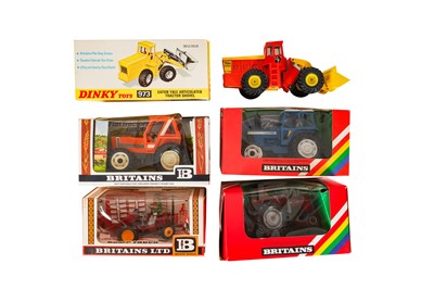 Lot 354 - A GROUP OF BRITAINS & DINKY CONSTRUCTION VEHICLES & TRACTORS