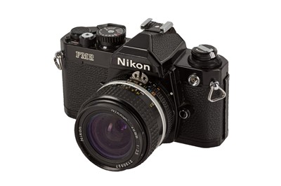 Lot 118 - A Nikon FM2 N SLR Camera