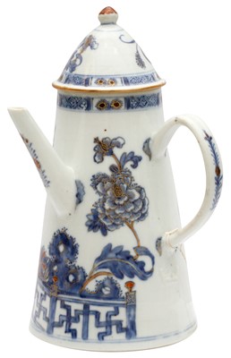 Lot 88 - A CHINESE IMARI GILT-DECORATED COFFEE POT AND COVER