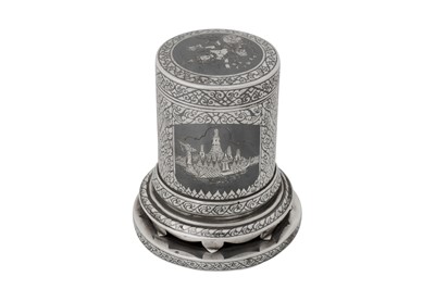 Lot 173 - A mid-20th century Thai silver and niello cigarette cannister or box, Bangkok circa 1960 by Thai Nakon