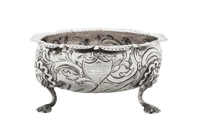 Lot 464 - A George III Irish provincial silver sugar bowl, Cork circa 1780 by John Nicholson (active 1756-1824)