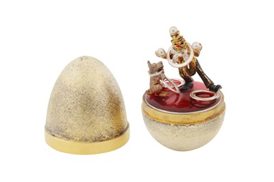 Lot 363 - A cased Elizabeth II sterling silver gilt surprise egg, London 1980 by Stuart Devlin (1931-2018)