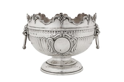 Lot 392 - A George V sterling silver twin handled bowl, Birmingham 1912 by Henry Moreton