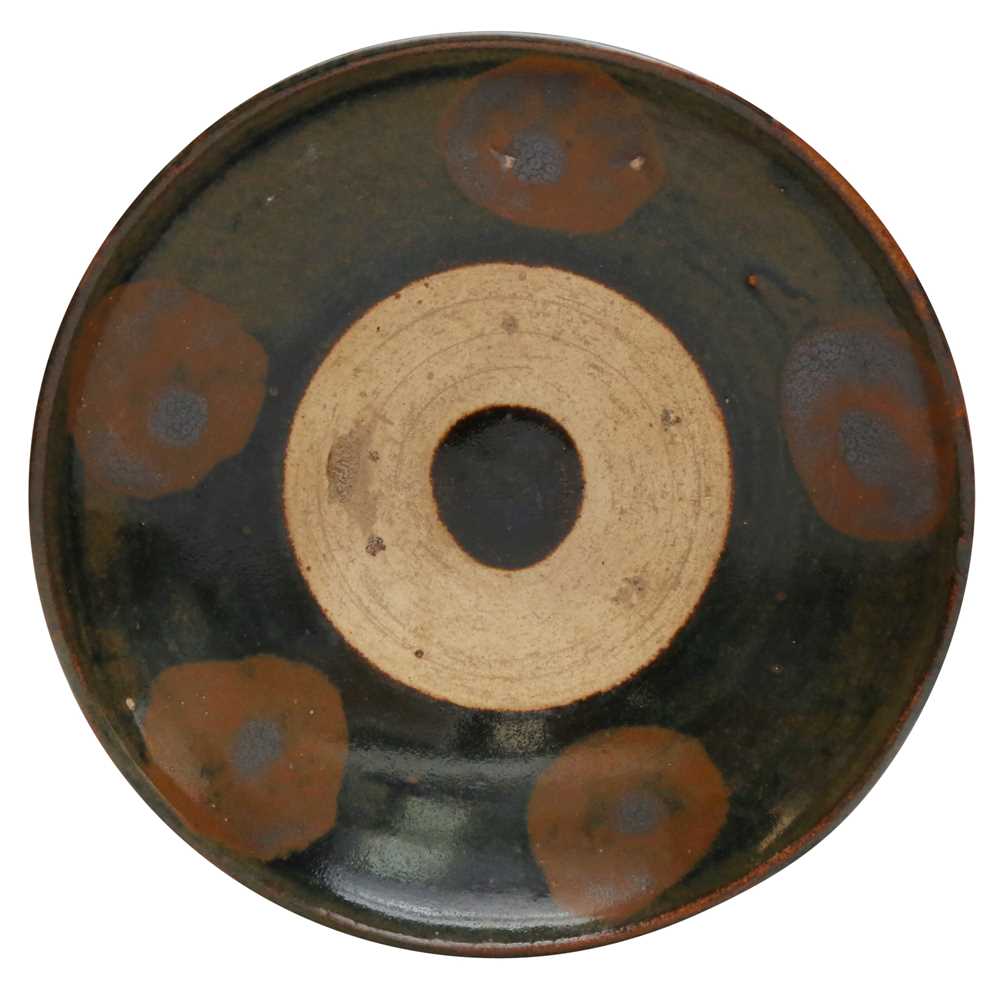 Lot 730 - A CHINESE HENAN RUSSET-SPLASHED DISH
