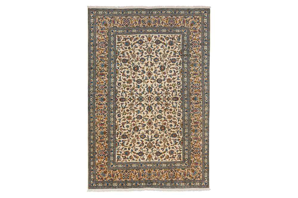 Lot 31 - A FINE KASHAN CARPET, CENTRAL PERSIA
