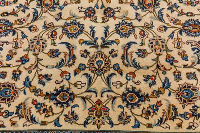 Lot 31 - A FINE KASHAN CARPET, CENTRAL PERSIA