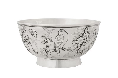 Lot 192 - An early 20th century Chinese silver bowl, Shanghai or Hong Kong circa 1920, marked Heng An, retailed by Wing Cheong of Hong Kong