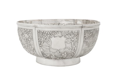 Lot 193 - A late 19th / early 20th century Chinese export silver bowl, Shanghai circa 1900, marked Ning Zhao Ji, retailed by Wa Chun of Canton and Hong Kong