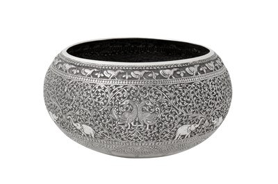 Lot 164 - An early 20th century Ceylonese (Sri Lankan) unmarked silver bowl, Kandy circa 1930