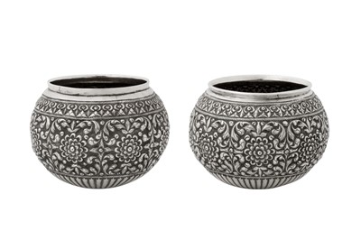 Lot 196 - A pair of late 19th / 20th century Ceylonese (Sri Lankan) unmarked silver small bowls, Kandy or Colombo circa 1900