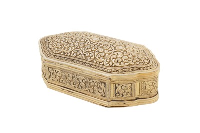 Lot 146 - An early 20th century Ceylonese (Sri Lankan) unmarked silver gilt lime box, Kandy circa 1910