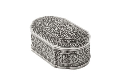 Lot 151 - An early 20th century Ceylonese (Sri Lankan) unmarked silver lime box, Kandy or Colombo circa 1930