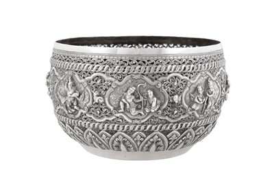 Lot 134 - An early 20th century Burmese silver bowl, Mandalay circa 1910