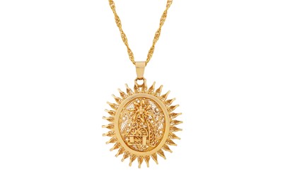 Lot 69 - A FILIGREE PENDANT NECKLACE