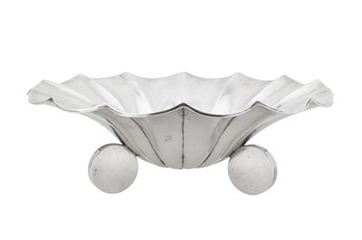 Lot 272 - An early 20th century Austrian 800 standard silver bowl, Vienna circa 1930, by FK