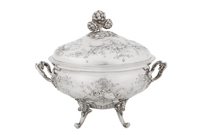 Lot 306 - A late 19th / early 20th century French 950 standard silver soup tureen (pot-à-oille), Paris circa 1900 by Emile Delaire (active 1882-1920)