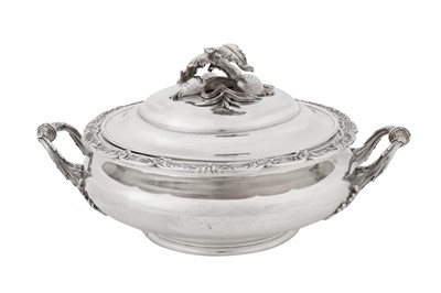 Lot 304 - An early 20th century French 950 standard silver vegetable tureen or entrée dish, Paris circa 1910 by Victor Boivin