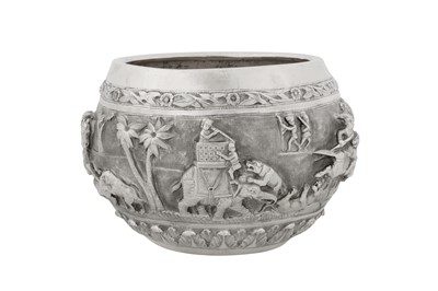 Lot 102 - A late 19th / early 20th century Anglo – Indian silver bowl, Lucknow circa 1900