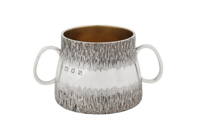 Lot 358 - An Elizabeth II modernist sterling silver twin handled sugar bowl, London 1972 by Christopher Nigel Lawrence (b.1936)