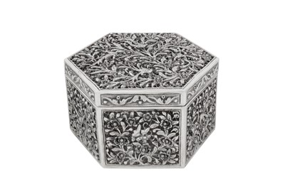 Lot 182 - An early to mid-20th century Vietnamese silver box, Huế circa 1930, marked Da Fu