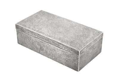 Lot 185 - An early 20th century Chinese export silver cigar box, Shanghai circa 1925, marked Yi An, retailed by Luen Wo
