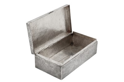 Lot 185 - An early 20th century Chinese export silver cigar box, Shanghai circa 1925, marked Yi An, retailed by Luen Wo