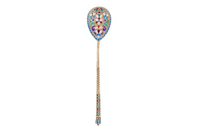 Lot 255 - A Nicholas II early 20th century Russian cloisonné enamel and 84 zolotnik silver gilt spoon, Moscow 1898-1908 by Mikhail Aleksandrov