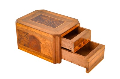 Lot 21 - AMERICAN YOSEMITE SPECIMEN WOOD BOX, CIRCA 1880-1900