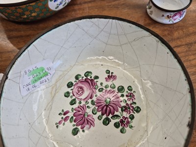 Lot 115 - A group of three George III Bilston or South Staffordshire enamel bowls