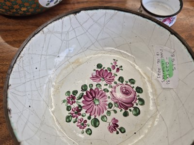 Lot 115 - A group of three George III Bilston or South Staffordshire enamel bowls