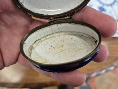 Lot 115 - A group of three George III Bilston or South Staffordshire enamel bowls