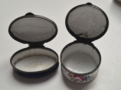 Lot 115 - A group of three George III Bilston or South Staffordshire enamel bowls