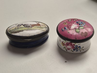 Lot 115 - A group of three George III Bilston or South Staffordshire enamel bowls