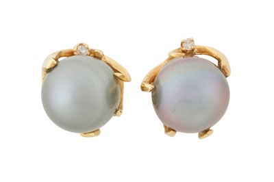 Lot 199 - A PAIR OF PEARL STUD EARRINGS