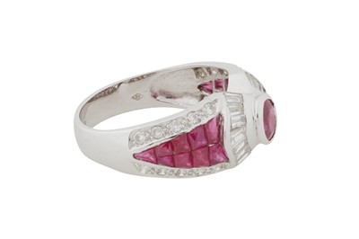 Lot 113 - A RUBY AND DIAMOND RING, CIRCA 2004