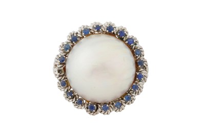 Lot 241 - A MABÉ PEARL AND SAPPHIRE CLUSTER RING