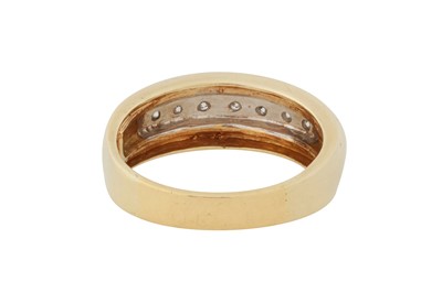 Lot 166 - A SEVEN-STONE DIAMOND RING