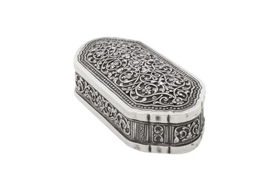 Lot 137 - An early 20th century Ceylonese (Sri Lankan) unmarked silver lime box, Kandy circa 1920
