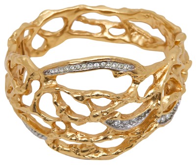 Lot 29 - AN ELIZABETH TAYLOR 'TREASURED VINE' CUFF