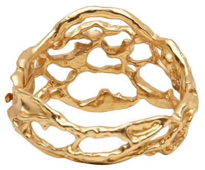 Lot 29 - AN ELIZABETH TAYLOR 'TREASURED VINE' CUFF